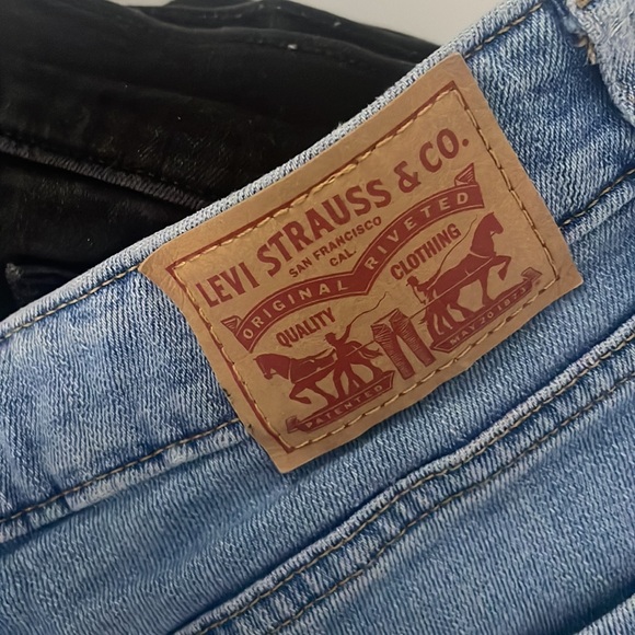 Levi’s 29 | Skinny High Rise Distressed Jeans - Picture 5 of 6